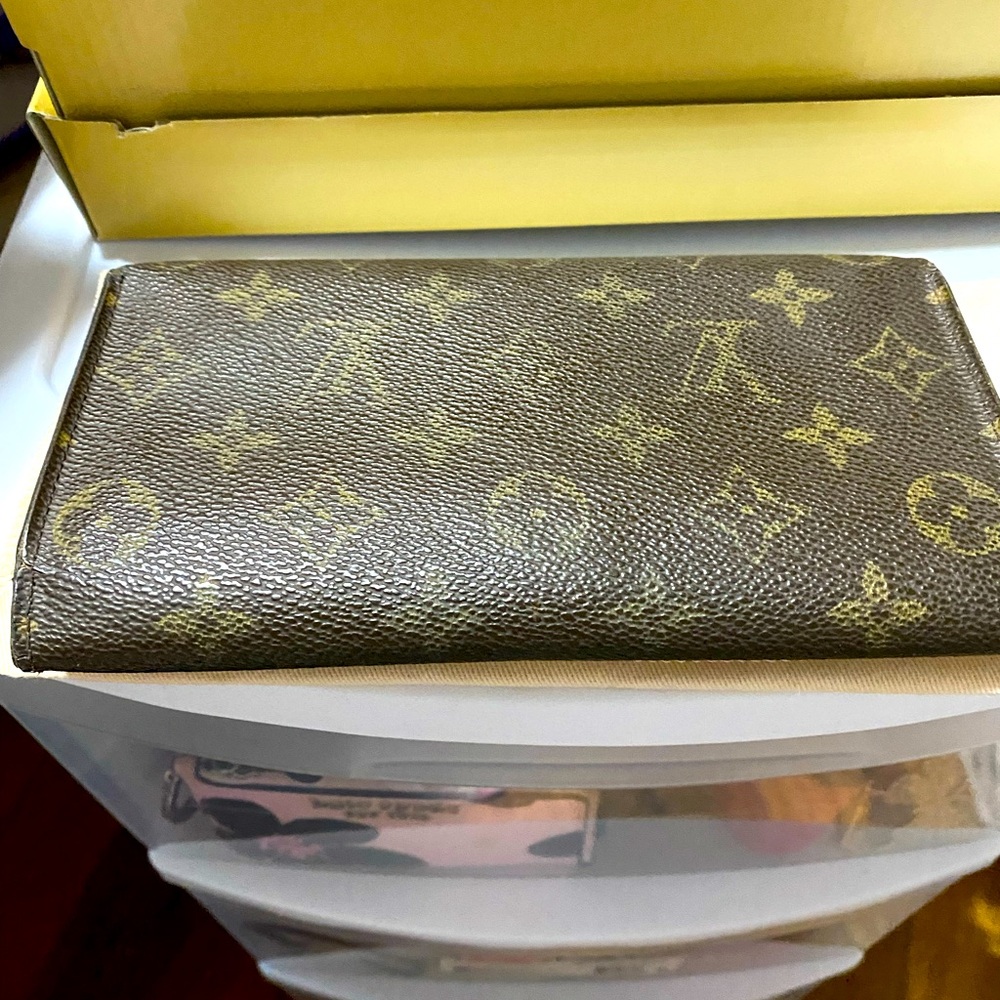 Louis Vuitton Sarah Wallet has COA  and a dust cover.🌟 - Picture 14 of 14